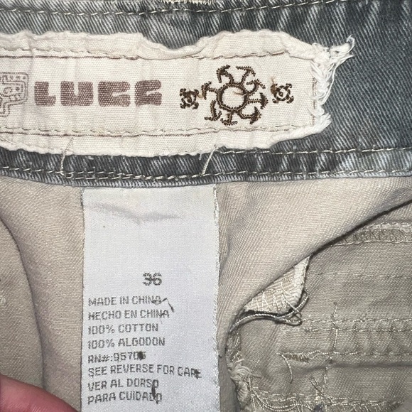 Men’s khaki shorts - Picture 5 of 6